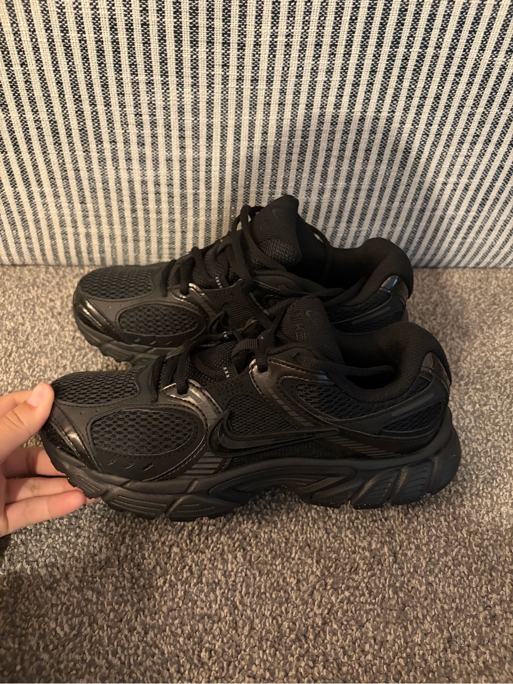 Nike V5 RNR Athletic Running Shoes